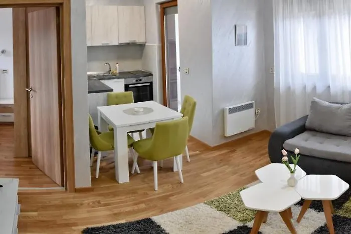 Radovanovic Апартаменты *